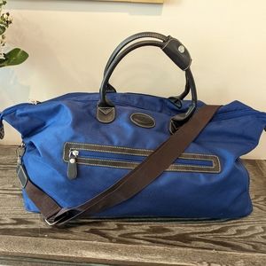 Blue Bric's travel bag in great condition, weekender duffel, men or women